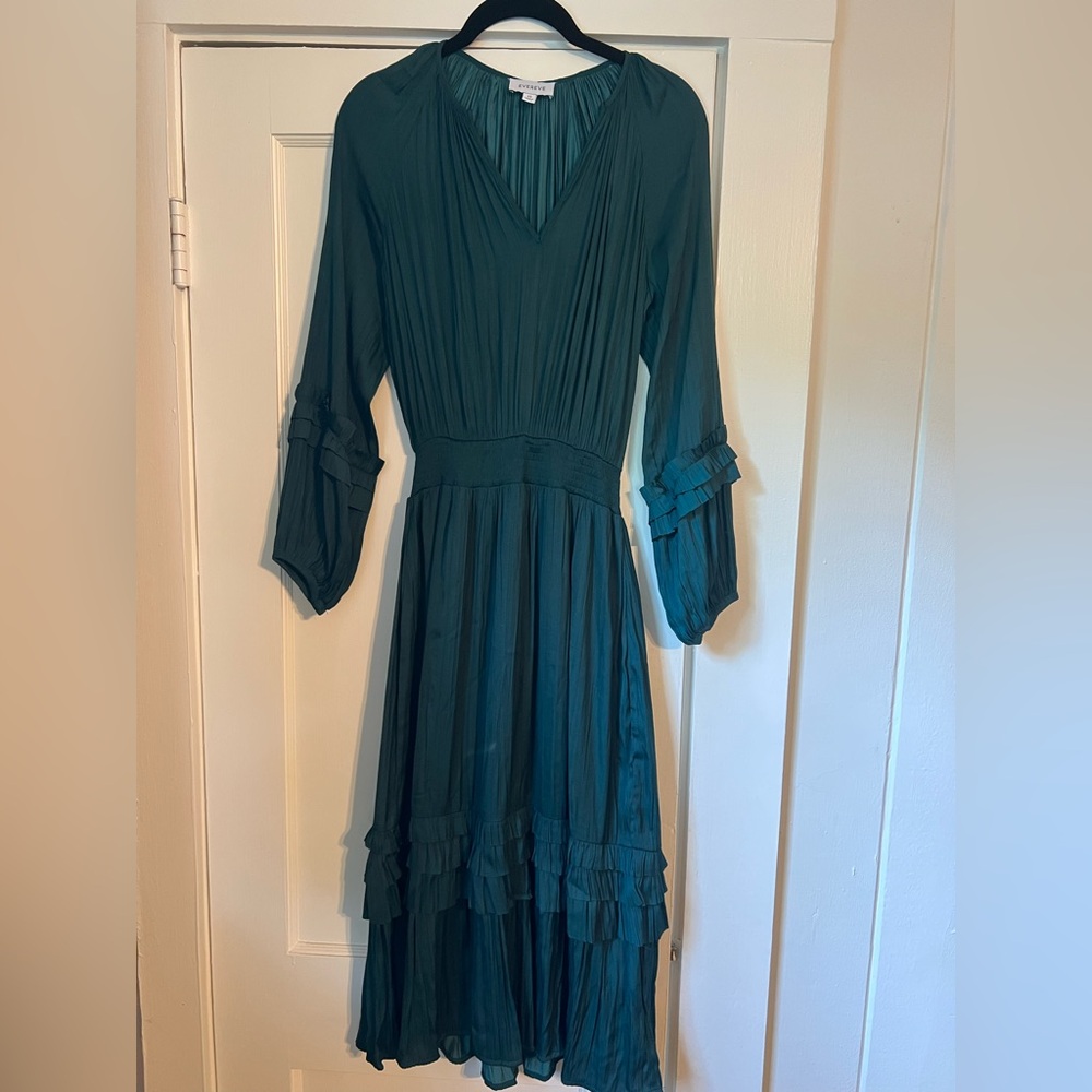 Evereve V-Neck Long Sleeve Ruffle Midi Dress - XS